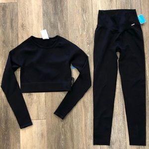 Lilias active set top and leggings